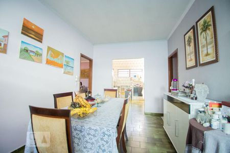 Casa à venda com 230m², 3 quartos e 2 vagassala de jantar