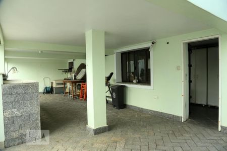 Casa para alugar com 252m², 4 quartos e 1 vagaPorão