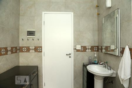 Casa para alugar com 252m², 4 quartos e 1 vagaBanheiro