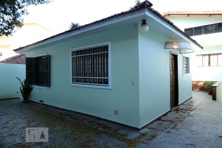 Casa para alugar com 252m², 4 quartos e 1 vagaFachada