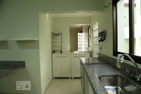 Casa para alugar com 252m², 4 quartos e 1 vagaCozinha