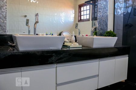 Casa à venda com 540m², 4 quartos e 5 vagas Casa à venda com 540m², 4 quartos e 5 vagasBanheiro da Suíte