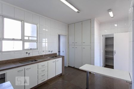 Apartamento à venda com 315m², 4 quartos e 2 vagasCozinha
