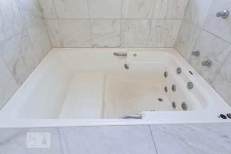 Apartamento à venda com 315m², 4 quartos e 2 vagasBanheiro social