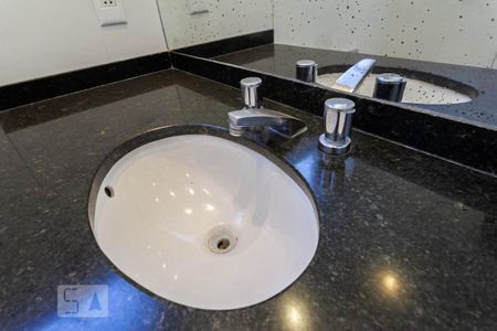 Apartamento à venda com 315m², 4 quartos e 2 vagasBanheiro da suíte 2 - Pia