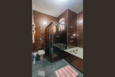 Casa à venda com 180m², 3 quartos e 12 vagasBanheiro