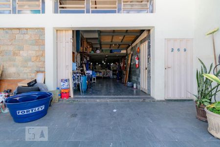 Casa à venda com 180m², 3 quartos e 12 vagasFachada