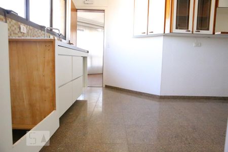 Apartamento para alugar com 152m², 3 quartos e 3 vagasCozinha