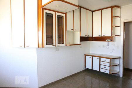 Apartamento para alugar com 152m², 3 quartos e 3 vagasCozinha