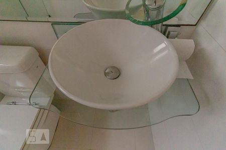 Apartamento à venda com 50m², 2 quartos e 1 vaga Apartamento à venda com 50m², 2 quartos e 1 vagaBanheiro