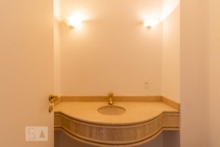 Apartamento à venda com 211m², 3 quartos e 4 vagas Apartamento à venda com 211m², 3 quartos e 4 vagasLavabo