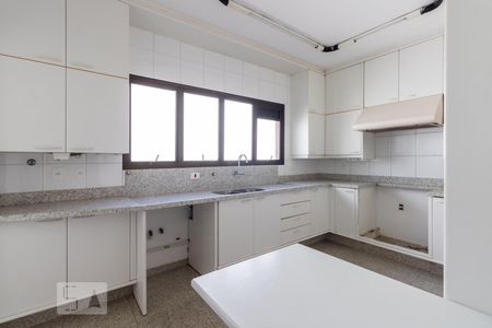 Apartamento à venda com 211m², 3 quartos e 4 vagas Apartamento à venda com 211m², 3 quartos e 4 vagasCozinha