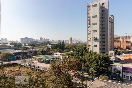 Apartamento à venda com 211m², 3 quartos e 4 vagas Apartamento à venda com 211m², 3 quartos e 4 vagasVista