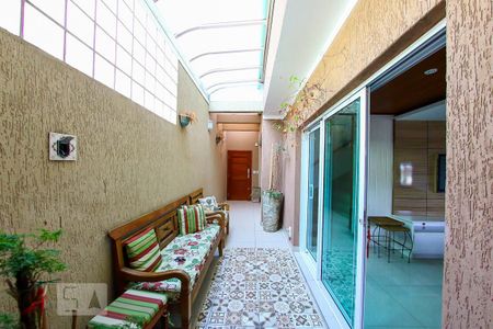 Casa à venda com 207m², 3 quartos e 4 vagas Casa à venda com 207m², 3 quartos e 4 vagasCorredor