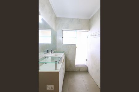 Casa à venda com 207m², 3 quartos e 4 vagas Casa à venda com 207m², 3 quartos e 4 vagasBanheiro da Suite 2