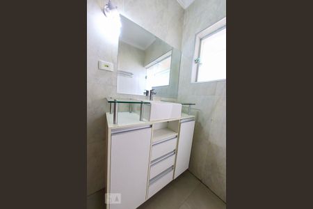 Casa à venda com 207m², 3 quartos e 4 vagas Casa à venda com 207m², 3 quartos e 4 vagasBanheiro da Suite 2