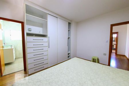 Casa à venda com 207m², 3 quartos e 4 vagas Casa à venda com 207m², 3 quartos e 4 vagasSuite 2