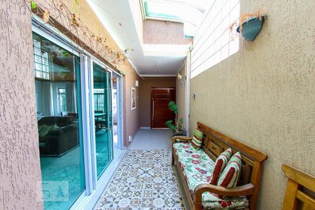 Casa à venda com 207m², 3 quartos e 4 vagas Casa à venda com 207m², 3 quartos e 4 vagasCorredor