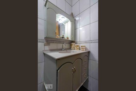 Casa à venda com 350m², 3 quartos e 3 vagas Casa à venda com 350m², 3 quartos e 3 vagasBanheiro Corredor