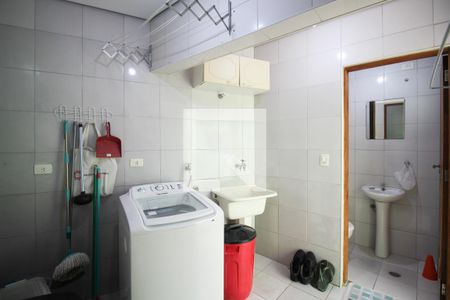 Casa à venda com 128m², 3 quartos e 2 vagas Casa à venda com 128m², 3 quartos e 2 vagasÁrea de Serviço