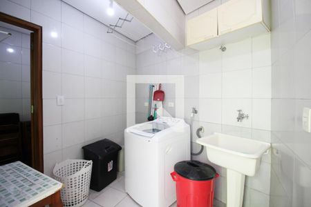 Casa à venda com 128m², 3 quartos e 2 vagas Casa à venda com 128m², 3 quartos e 2 vagasÁrea de Serviço