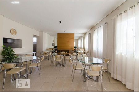 Apartamento para alugar com 60m², 2 quartos e 2 vagasÁrea comum - Salão de festas