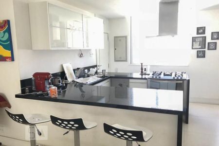 Apartamento à venda com 250m², 3 quartos e 1 vaga Apartamento à venda com 250m², 3 quartos e 1 vagaCozinha