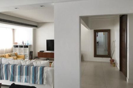 Apartamento à venda com 250m², 3 quartos e 1 vaga Apartamento à venda com 250m², 3 quartos e 1 vagaSala