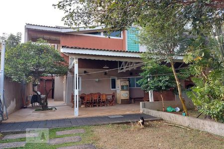 Casa à venda com 500m², 4 quartos e 4 vagas Casa à venda com 500m², 4 quartos e 4 vagasJardim