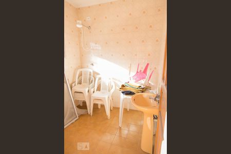 Casa à venda com 341m², 3 quartos e 2 vagas Casa à venda com 341m², 3 quartos e 2 vagasBanheiro de Serviço