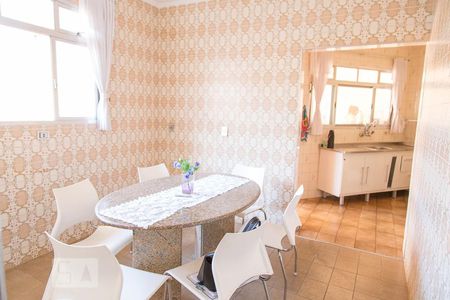 Casa à venda com 341m², 3 quartos e 2 vagas Casa à venda com 341m², 3 quartos e 2 vagasSala de Jantar