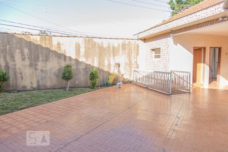 Casa à venda com 341m², 3 quartos e 2 vagas Casa à venda com 341m², 3 quartos e 2 vagasQuintal