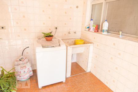 Casa à venda com 341m², 3 quartos e 2 vagas Casa à venda com 341m², 3 quartos e 2 vagasÁrea de Serviço