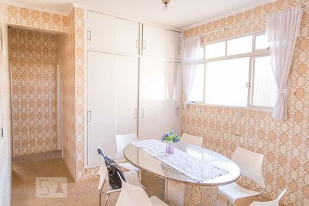 Casa à venda com 341m², 3 quartos e 2 vagas Casa à venda com 341m², 3 quartos e 2 vagasSala de Jantar