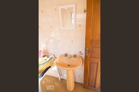 Casa à venda com 341m², 3 quartos e 2 vagas Casa à venda com 341m², 3 quartos e 2 vagasBanheiro de Serviço