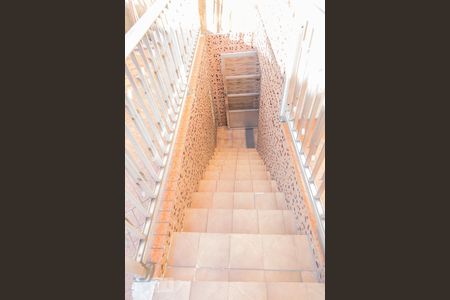 Casa à venda com 341m², 3 quartos e 2 vagas Casa à venda com 341m², 3 quartos e 2 vagasEscada