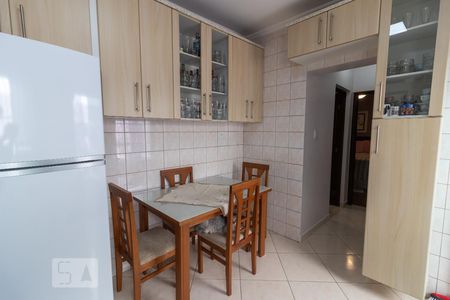 Casa à venda com 240m², 3 quartos e 2 vagas Casa à venda com 240m², 3 quartos e 2 vagasCozinha