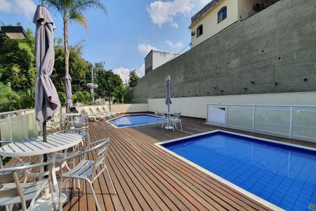 Apartamento à venda com 71m², 3 quartos e 1 vaga Apartamento à venda com 71m², 3 quartos e 1 vagaÁrea comum - Piscina