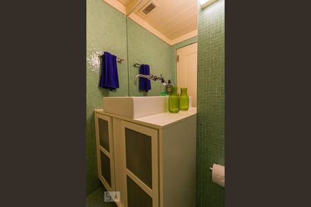 Apartamento à venda com 310m², 3 quartos e 2 vagas Apartamento à venda com 310m², 3 quartos e 2 vagasLavabo 2