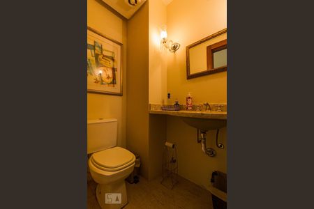 Apartamento à venda com 310m², 3 quartos e 2 vagas Apartamento à venda com 310m², 3 quartos e 2 vagasLavabo