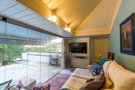 Apartamento à venda com 310m², 3 quartos e 2 vagas Apartamento à venda com 310m², 3 quartos e 2 vagasArea gourmet