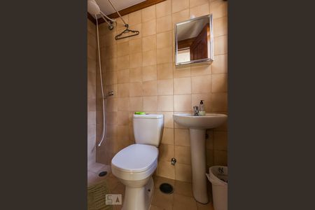 Apartamento à venda com 310m², 3 quartos e 2 vagas Apartamento à venda com 310m², 3 quartos e 2 vagasBanheiro de Serviço