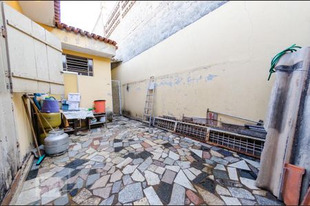 Casa à venda com 220m², 6 quartos e 8 vagas Casa à venda com 220m², 6 quartos e 8 vagasQuintal