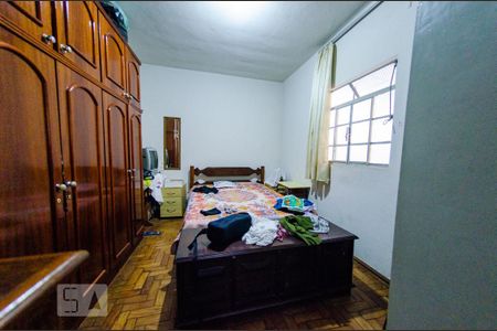 Casa à venda com 220m², 6 quartos e 8 vagas Casa à venda com 220m², 6 quartos e 8 vagasCasa de fundos 1