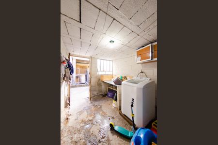 Casa à venda com 220m², 6 quartos e 8 vagas Casa à venda com 220m², 6 quartos e 8 vagasÁrea de serviço