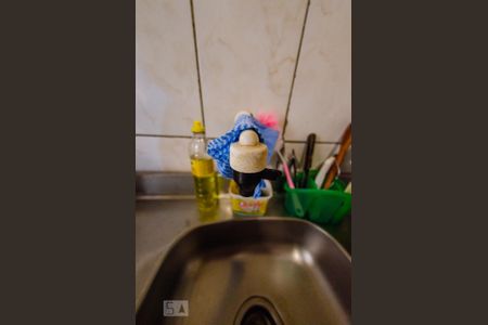 Casa à venda com 220m², 6 quartos e 8 vagas Casa à venda com 220m², 6 quartos e 8 vagasCasa de fundos 1