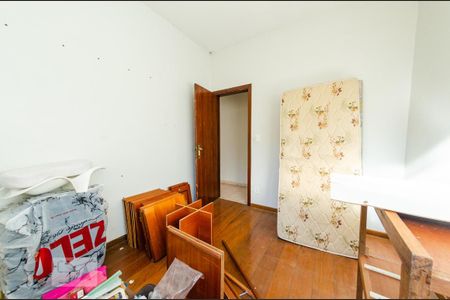 Casa à venda com 220m², 6 quartos e 8 vagas Casa à venda com 220m², 6 quartos e 8 vagasCasa de fundos 2