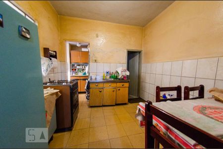 Casa à venda com 220m², 6 quartos e 8 vagas Casa à venda com 220m², 6 quartos e 8 vagasCasa de fundos 1