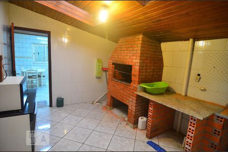 Casa à venda com 1000m², 4 quartos e 2 vagasÁrea de serviço casa 2