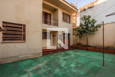 Casa à venda com 300m², 3 quartos e 2 vagasQuintal